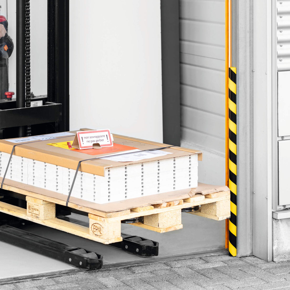 Wall Protection Profile S32R – Self-adhesive