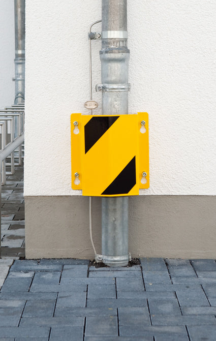 Rohrschutz -Kleiner Berg- aus Stahl, zur Wandmontage, verzinkt oder gelb/schwarz