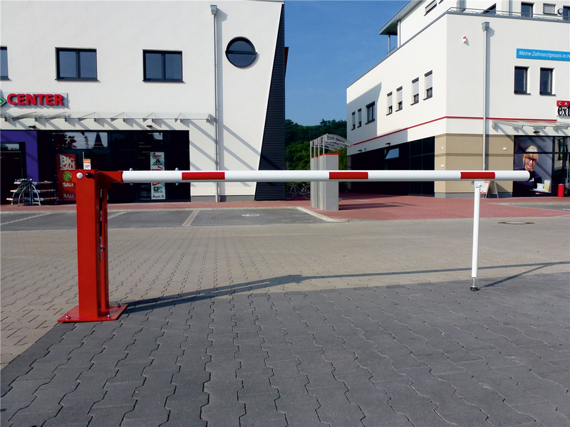 Manuelle Schranke mit Gasdruckfeder und klappbarer Pfostenstütze