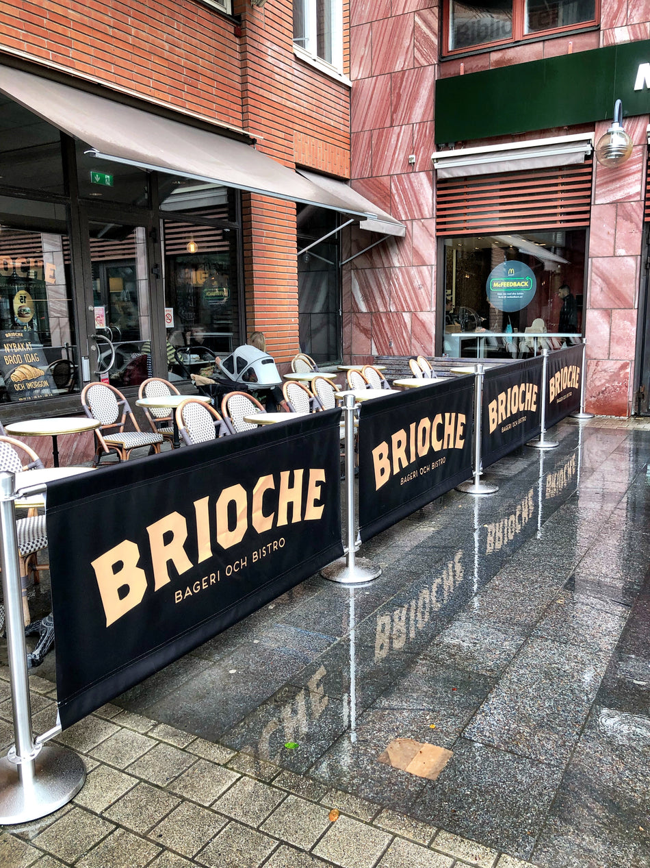 Flexibarrier Café-Barriere-Paket – 16,5-Meter-Aufbau | Individuell bedruckte Banner