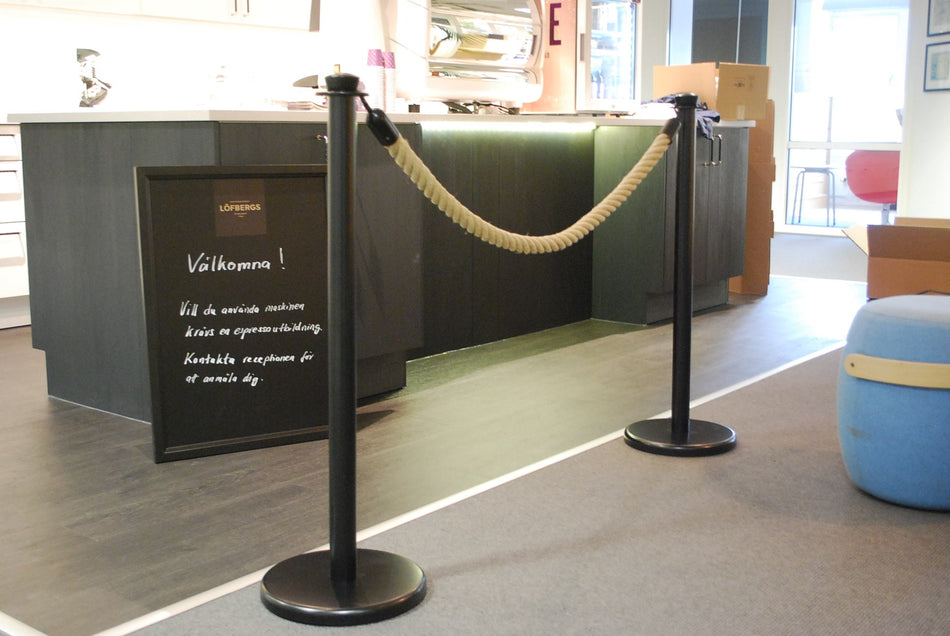 Schwarzes Pfosten- und Seilbarriereset -Luxor- (2x schwarze Pfosten + 1x 150cm Hanfseil)