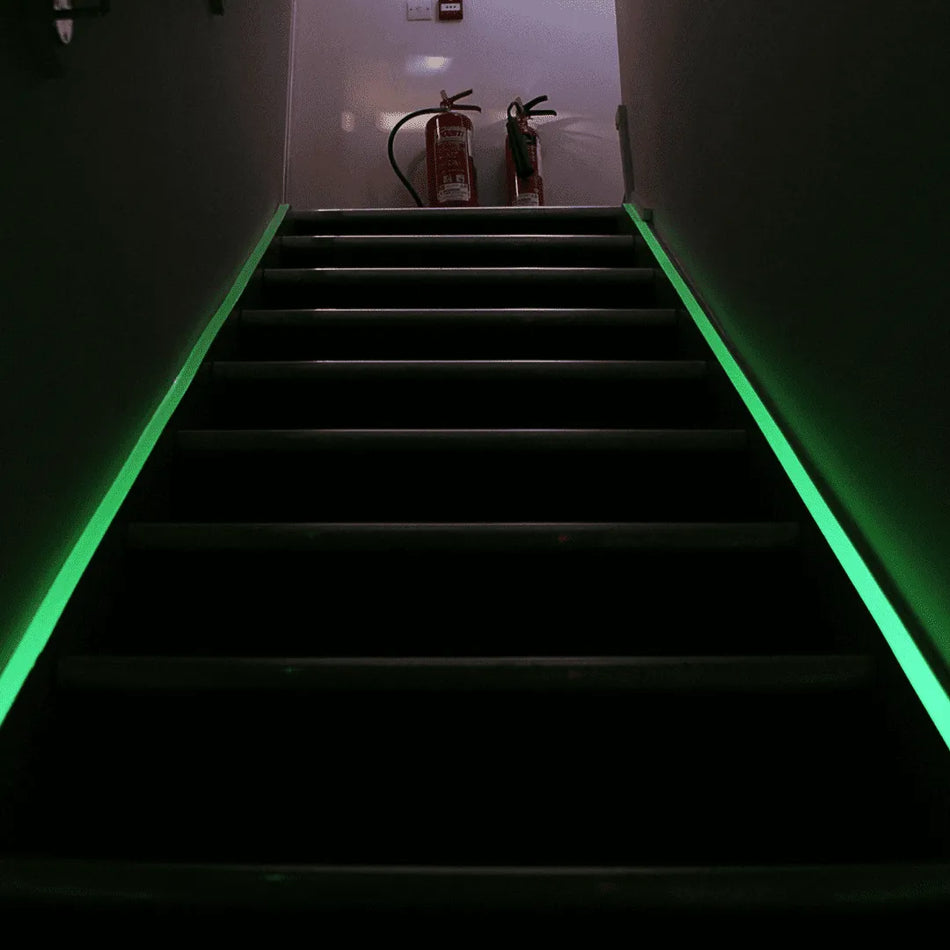 Hochwertiges photolumineszentes Fluchtwegband – Premium Klasse C