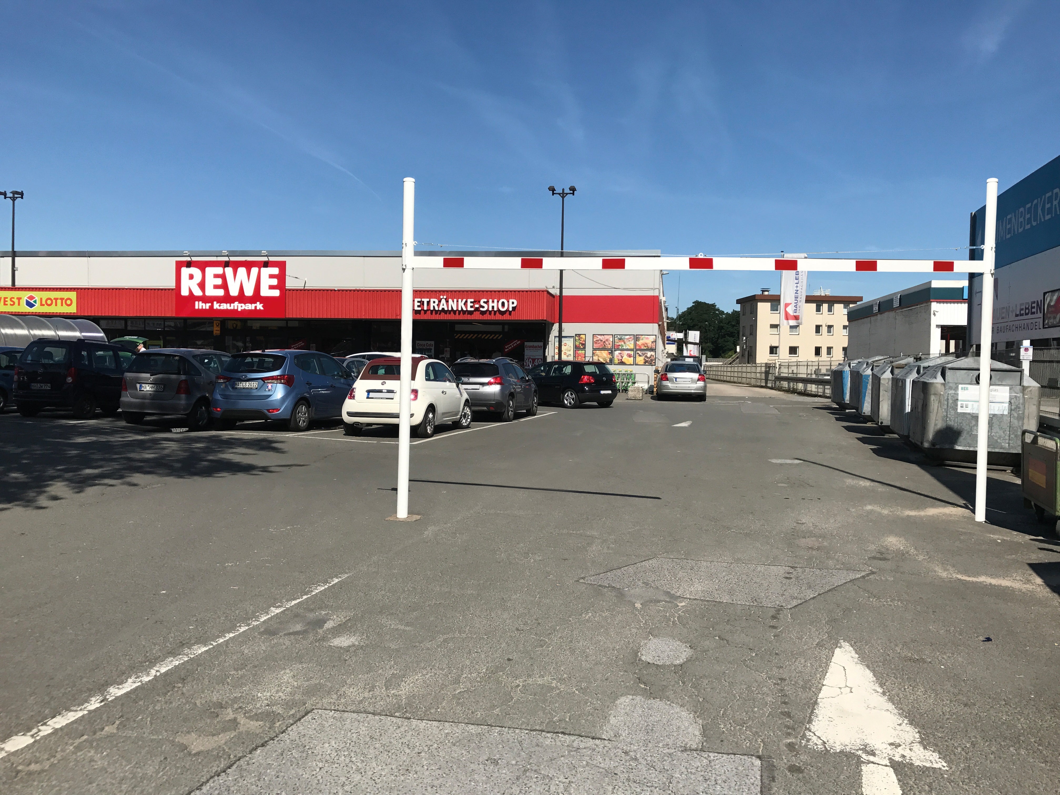 Height restriction barrier for casting in concrete