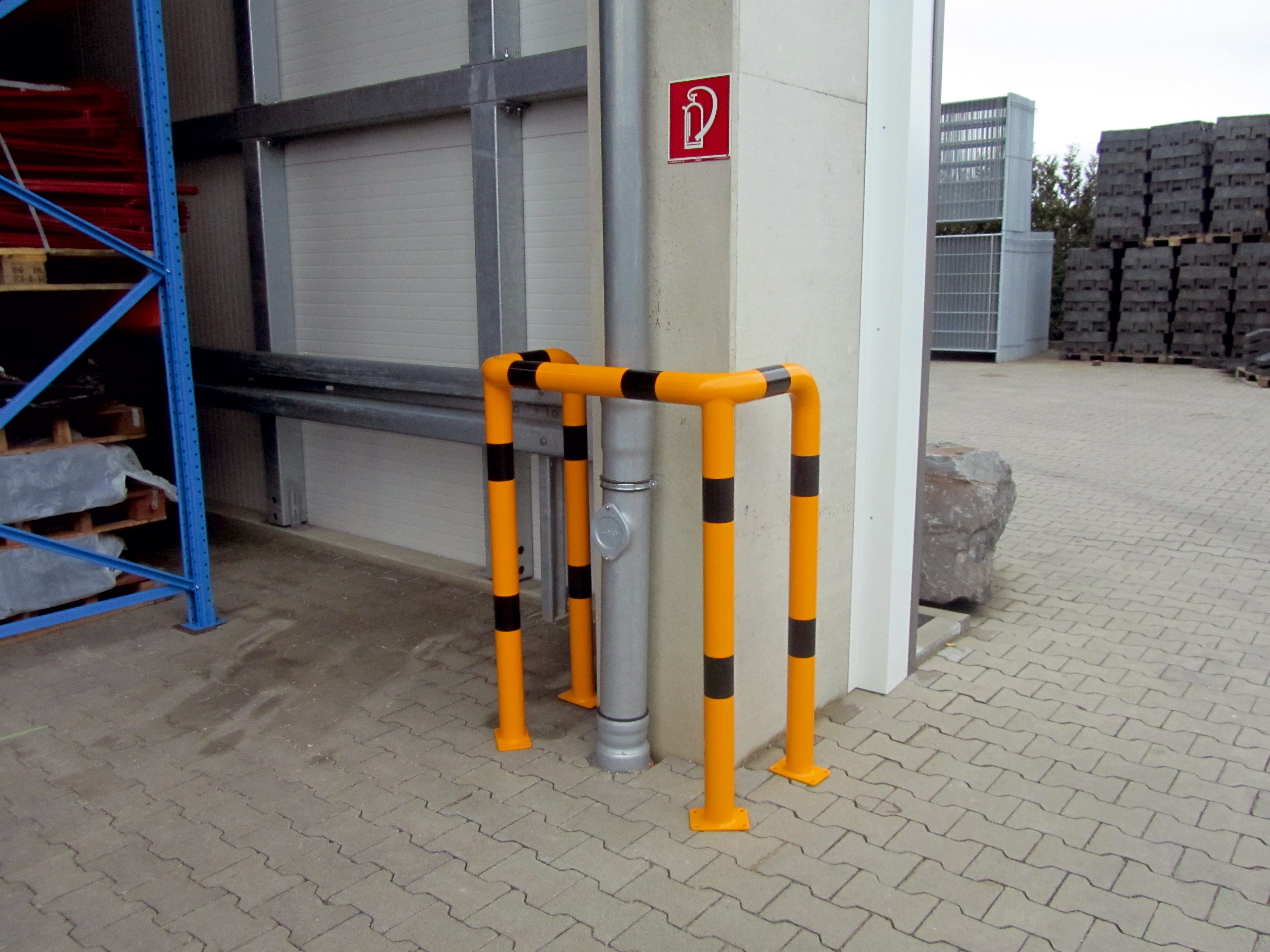 Anti-Nudge Hoop, Double Hoop